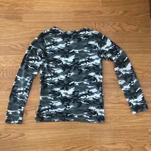 Kids 32 Degrees long sleeve - size Large